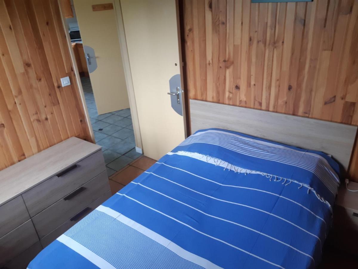 maison a la campagne avec piscine Flayat Extérieur photo