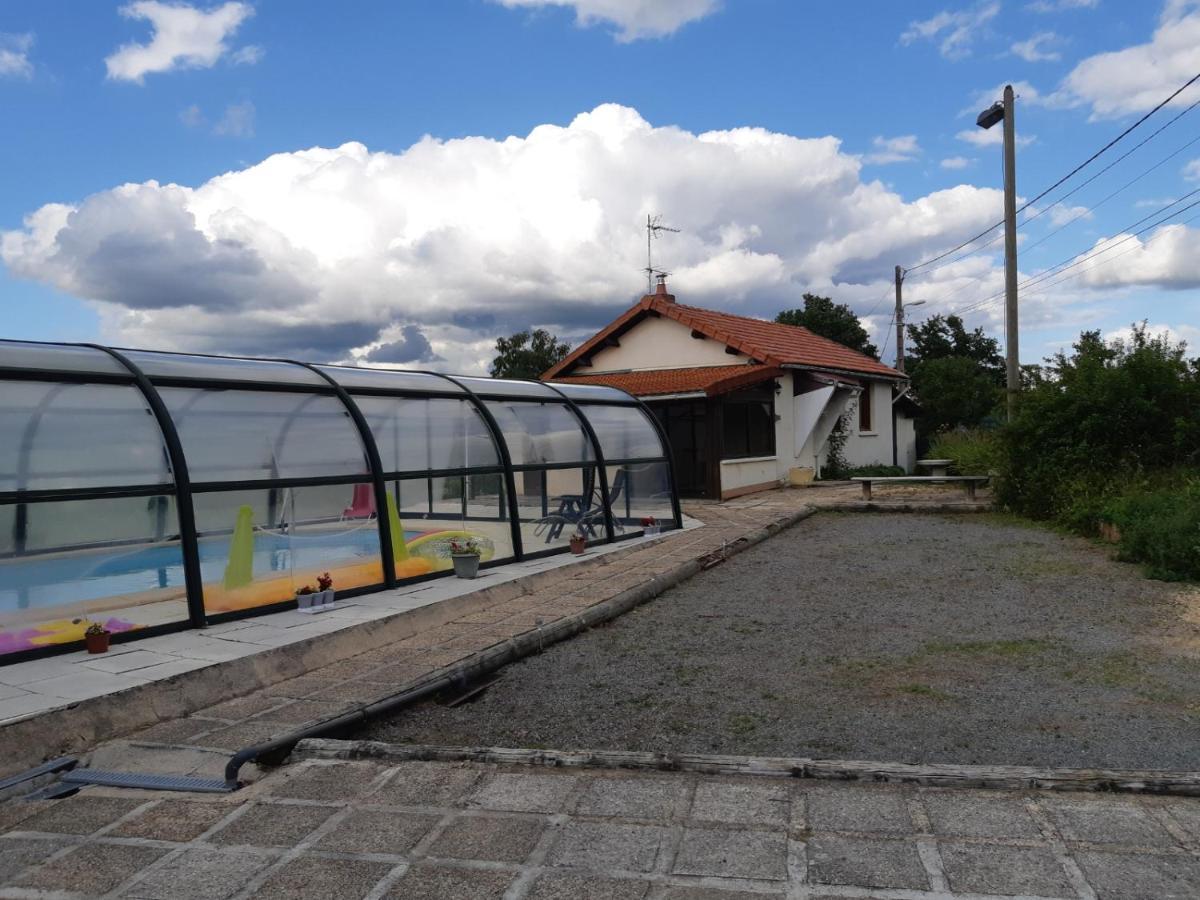 maison a la campagne avec piscine Flayat Extérieur photo